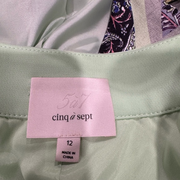 NEW Cinq à Sept Elaine Crepe Shorts Green Papaya - Picture 3 of 5
